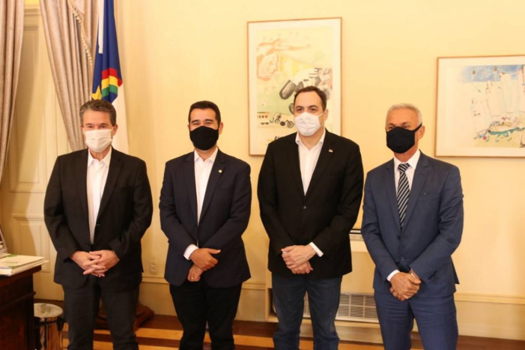 Deputado solicita investimentos para o município de Vitória