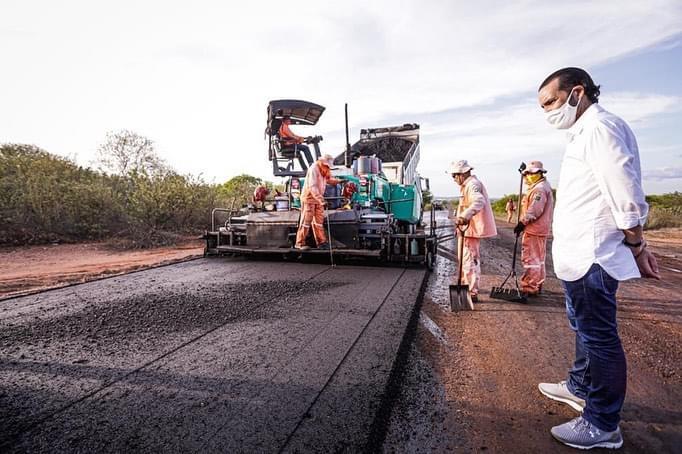 Diogo comemora avanço de obras para melhoria da PE-275