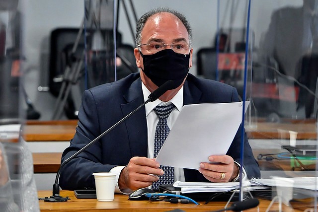 Em nota, líder de Bolsonaro defende harmonia entre os poderes