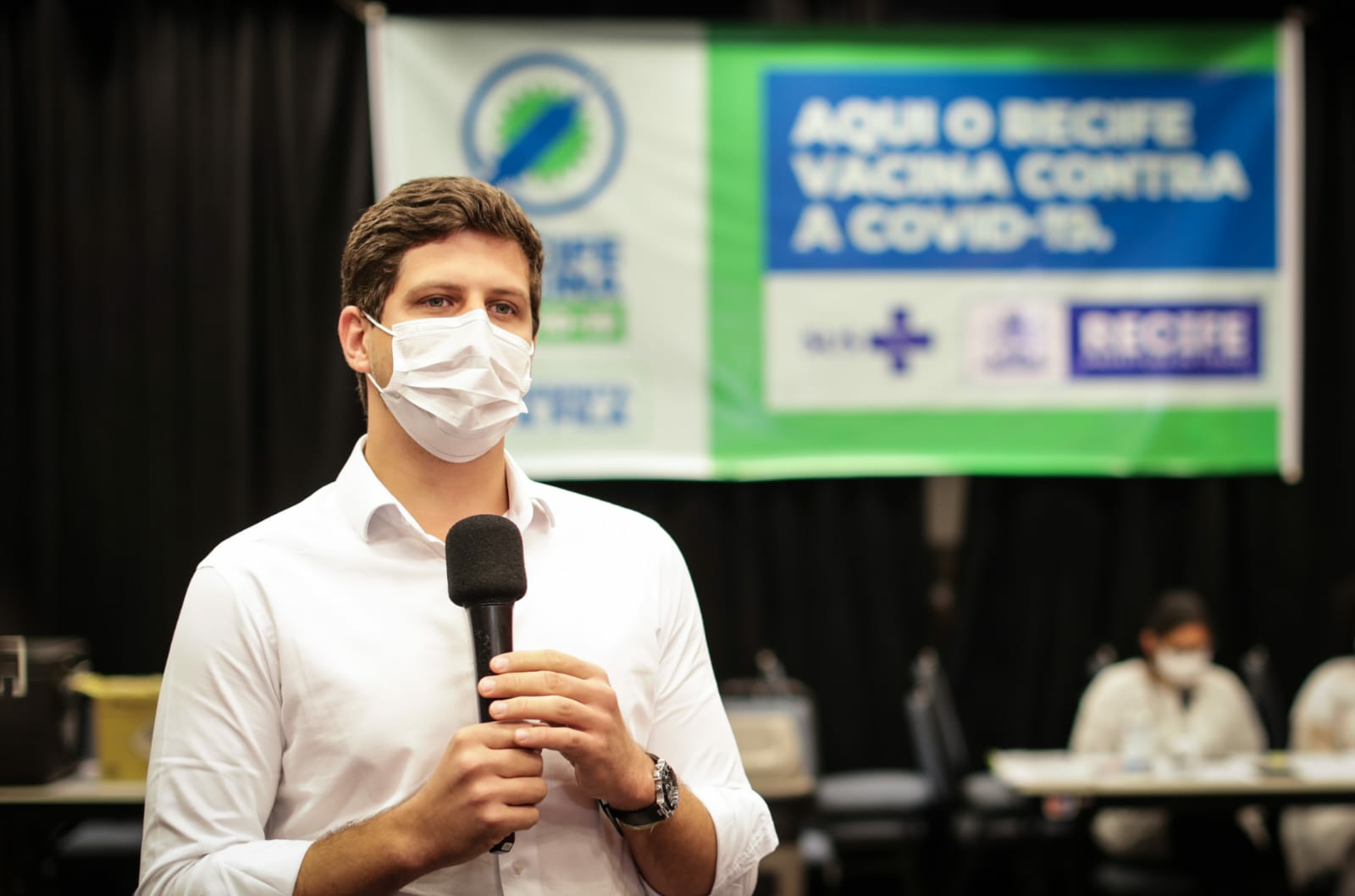 Recife anuncia vacinação para pessoas a partir de 34 anos