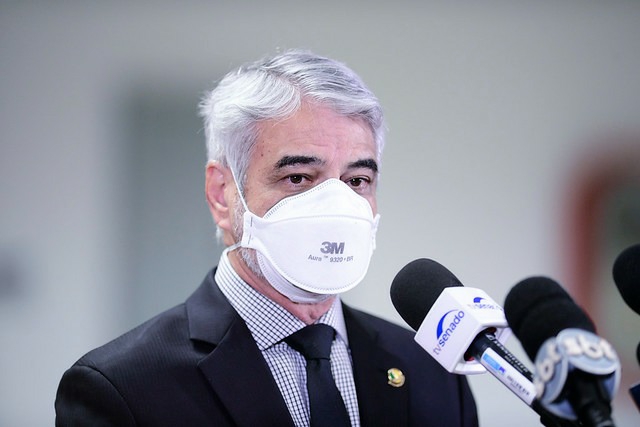 Humberto pede investigação sobre vacinação de servidores da Abin