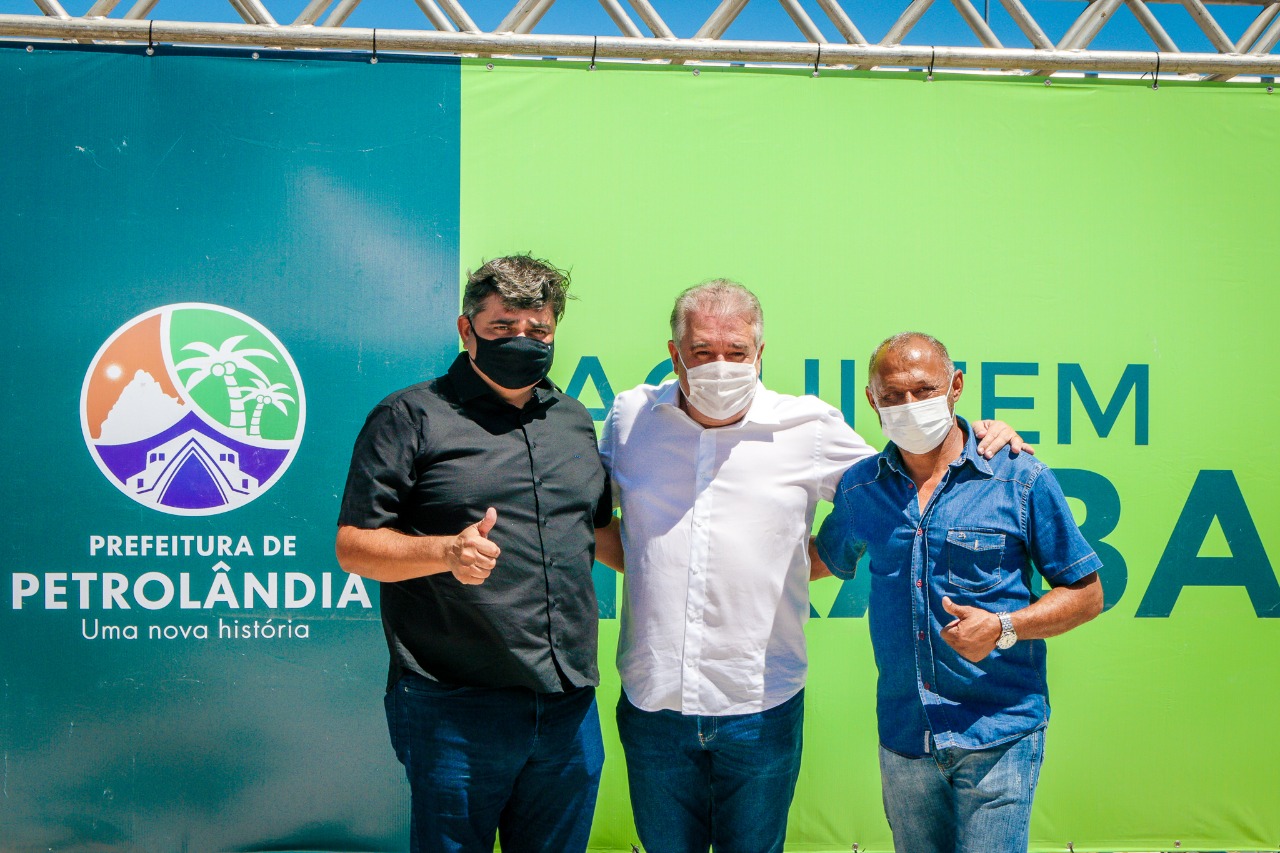 Coutinho destina R$ 1 milhão para nova orla de Petrolândia