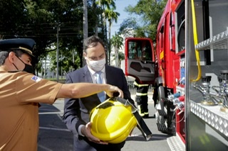 Corpo de Bombeiros de Pernambuco recebe cinco novas viaturas