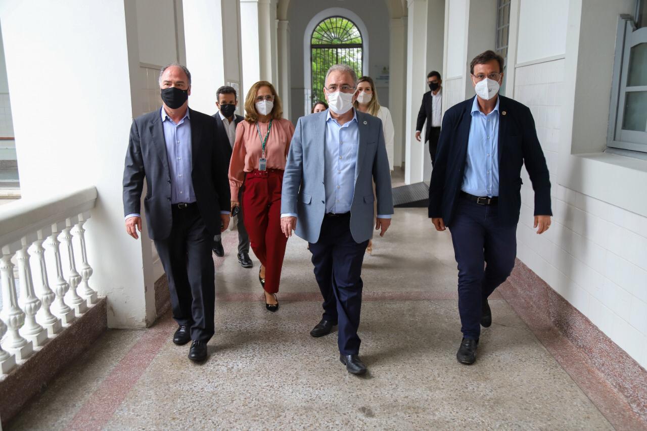 FBC acompanha ministro da Saúde em visita ao IMIP
