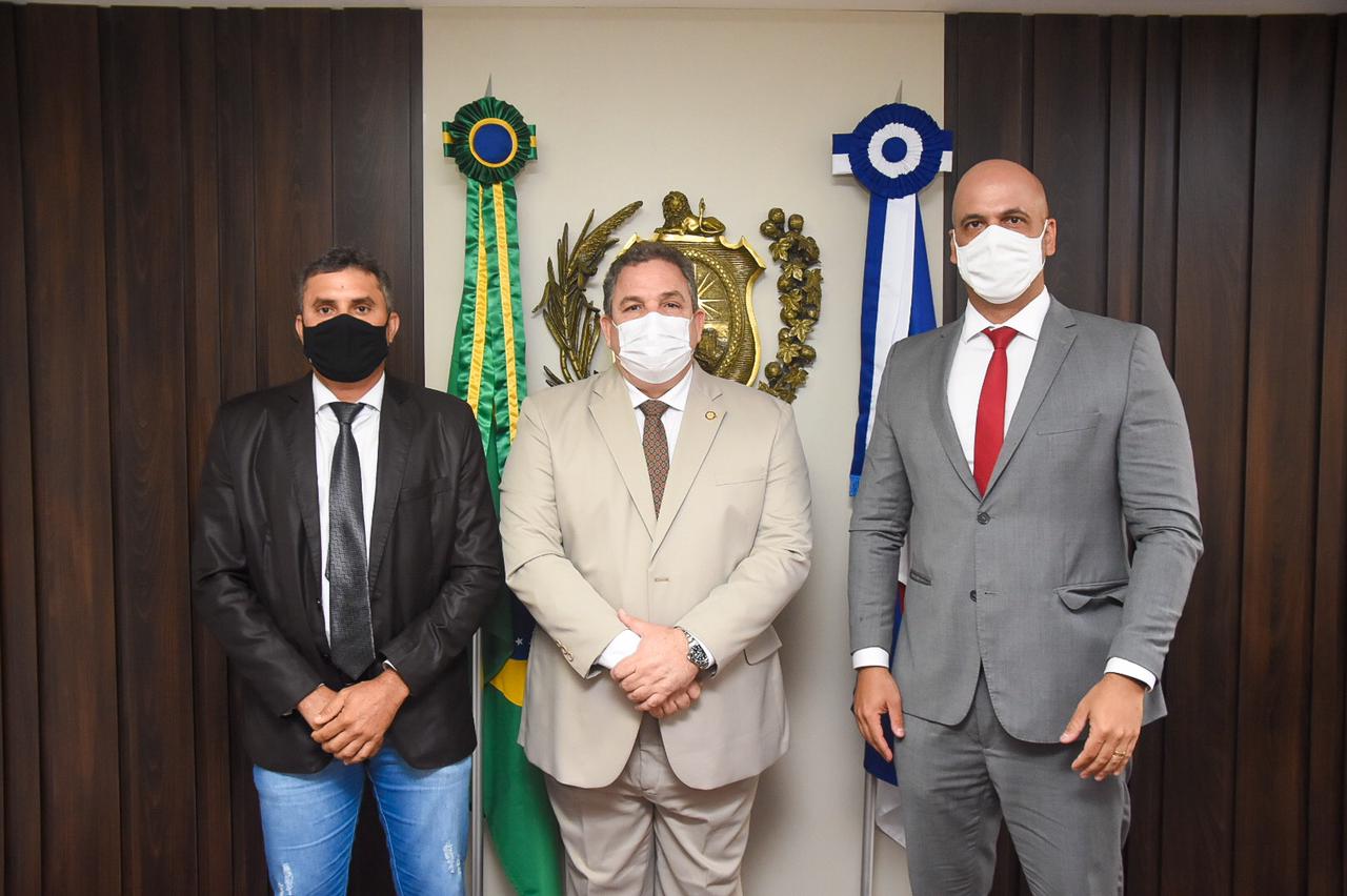 Anderson Correia apresenta Comissão ao presidente da Alepe