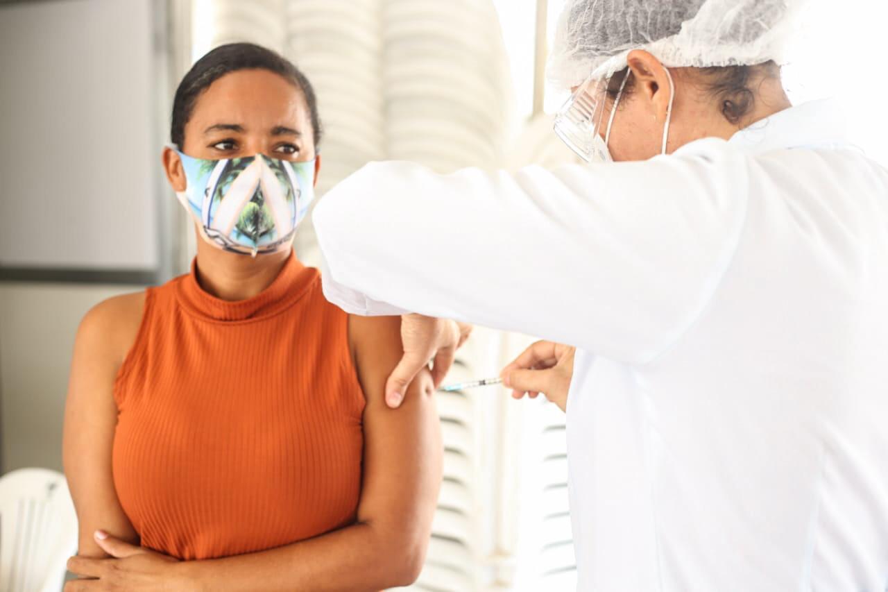 Cabo reduz idade de vacinação para pessoas com 34 anos