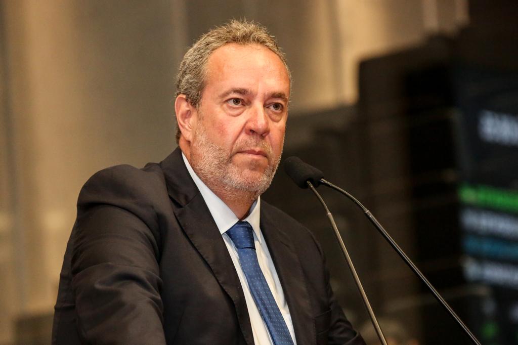 Porto acusa secretário de usar estrutura para fins eleitorias