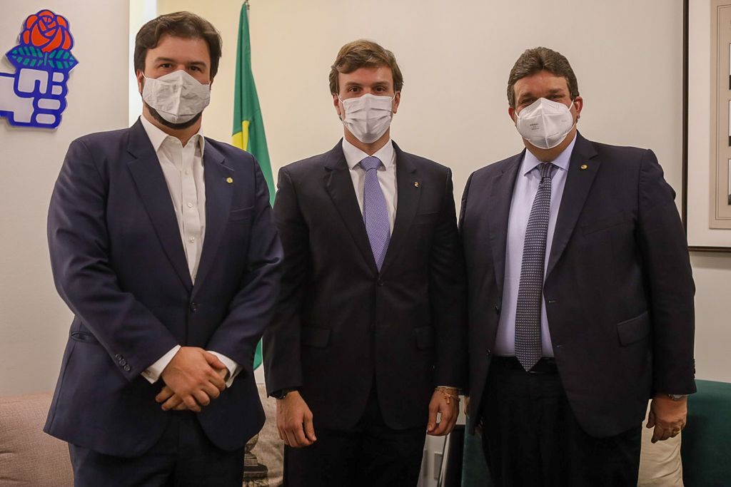 Em Brasília, Miguel e Wolney discutem futuro de Pernambuco