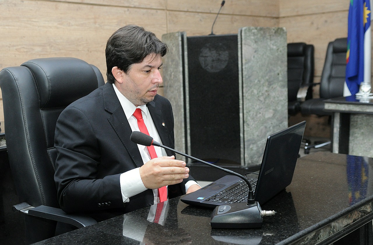 Fagner quer dia em homenagem às vítimas da Covid-19