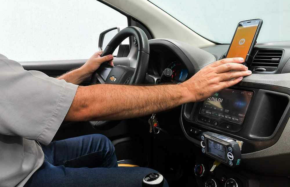 Projeto pede gratuidade de estacionamento para motoristas de aplicativo e motoboys em Pernambuco