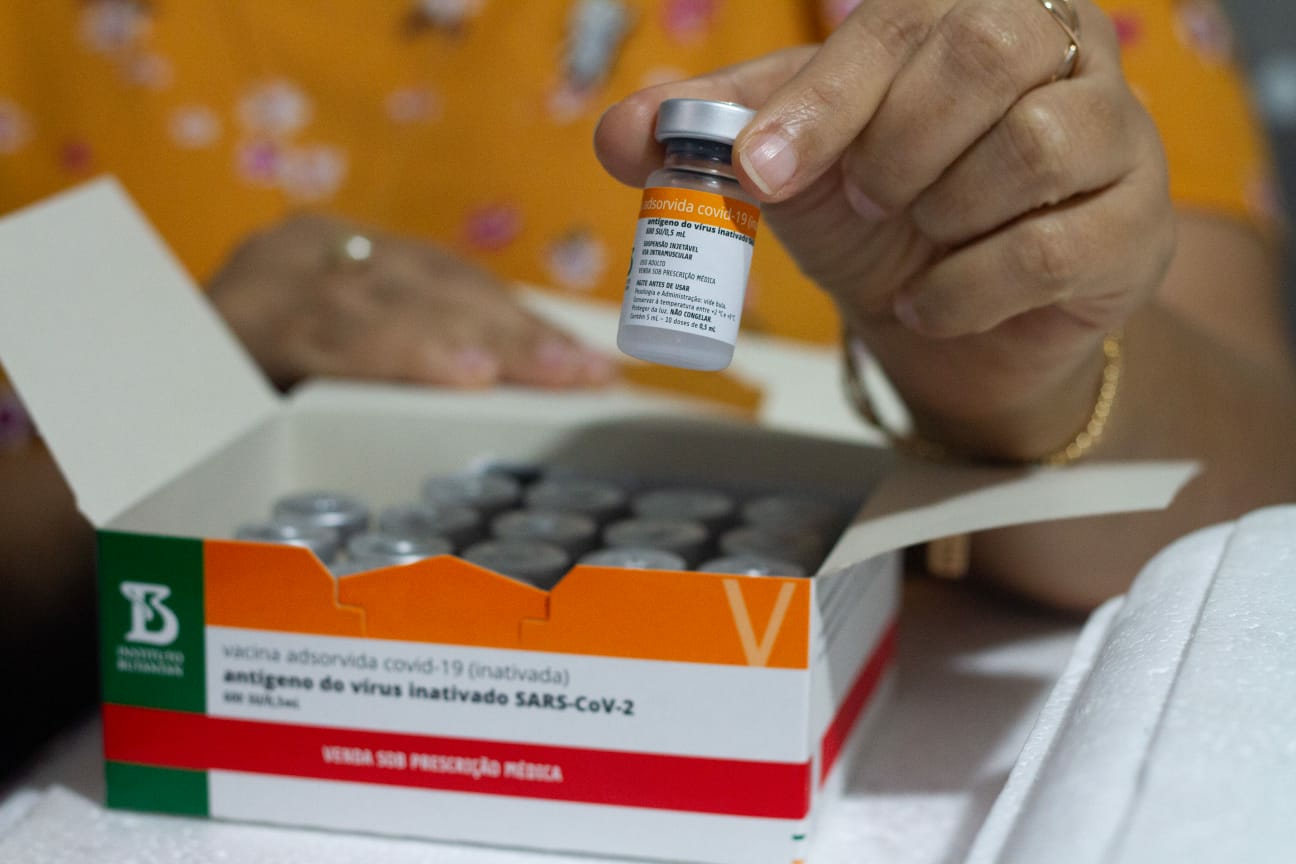 Pernambuco recebe mais 52.600 doses da CoronaVac