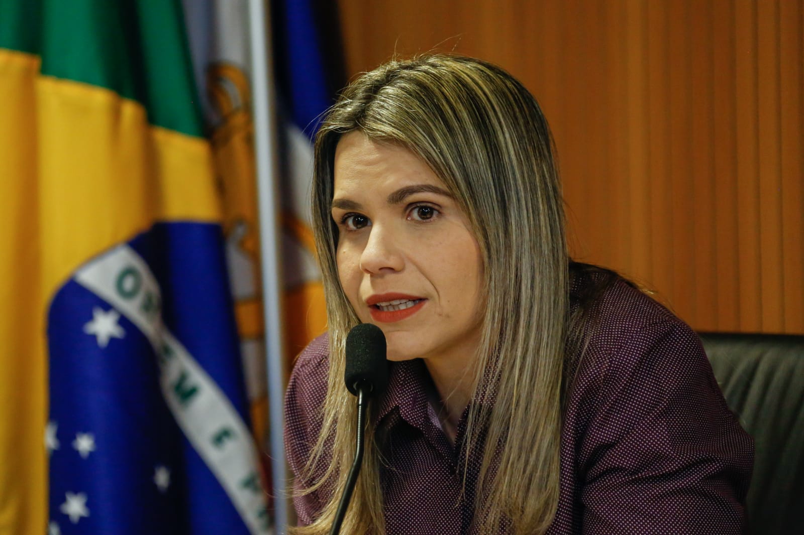 Após reação de professores, Clarissa recua e retira projeto