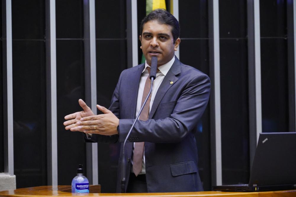 Fernando rebate Wolney por ter sido chamado de forasteiro