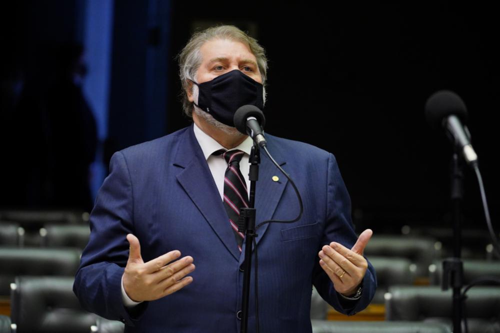 Cenário Político: federação é tábua de salvação para PCdoB