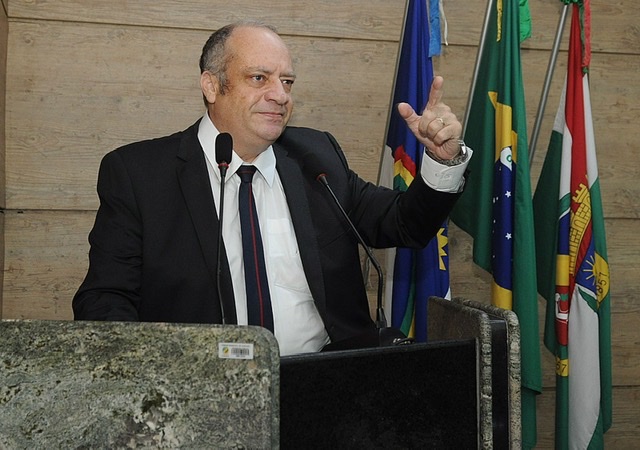 Jorge Quintino apresenta matérias de combate à gordofobia