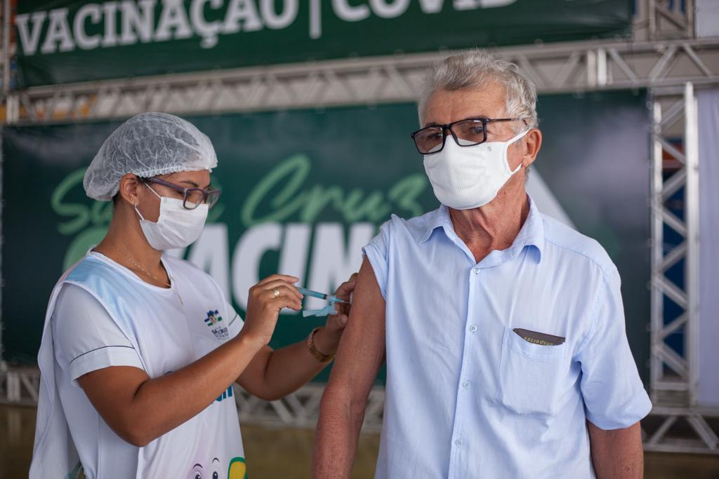 Santa Cruz inicia agendamento da 3ª dose para maiores de 70 anos