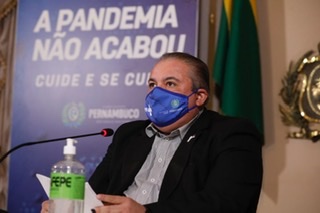 Secretário alerta para que grávidas completem esquema vacinal