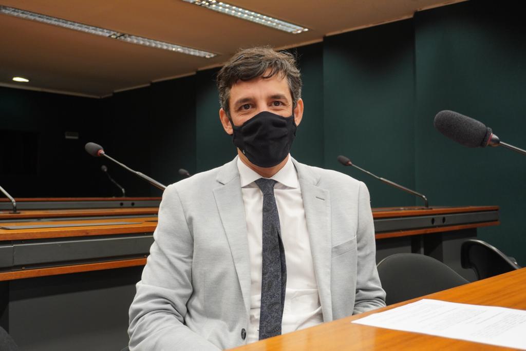 Relatado por Daniel, projeto que proíbe eliminação de cães e gatos vai a sanção