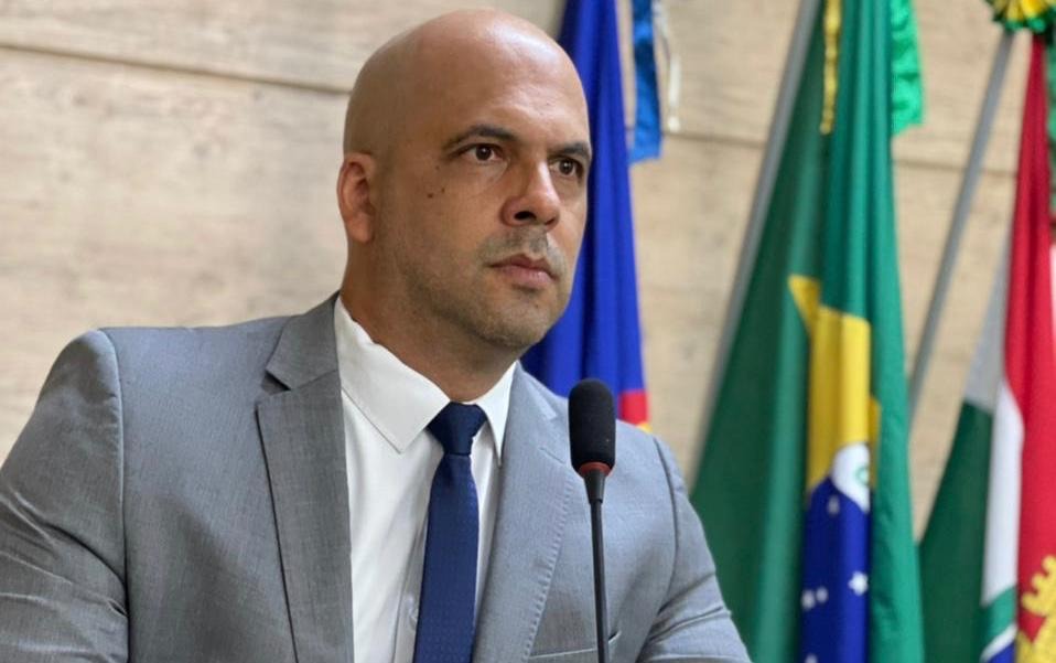 Anderson pede fiscalização em feiras contra tráfico de animais