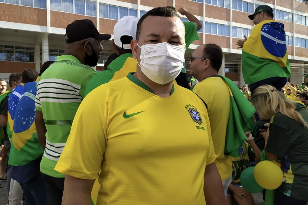 Em ato pró-Bolsonaro, Cabo Cardoso critica Prefeitura de Caruaru