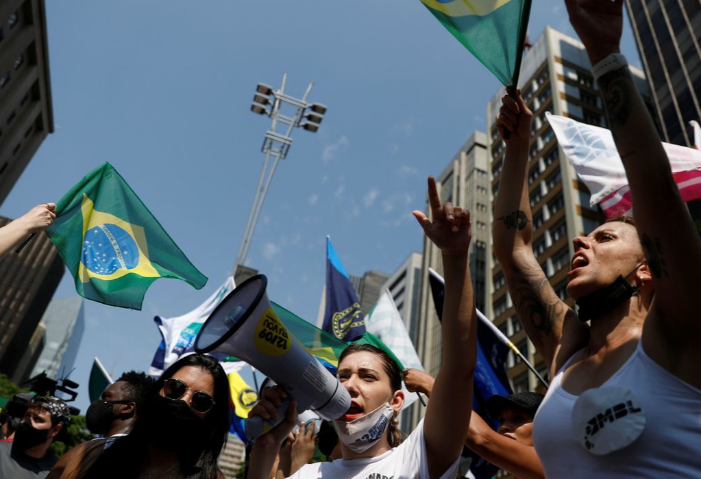 Cenário Político: a busca incessante pela terceira via