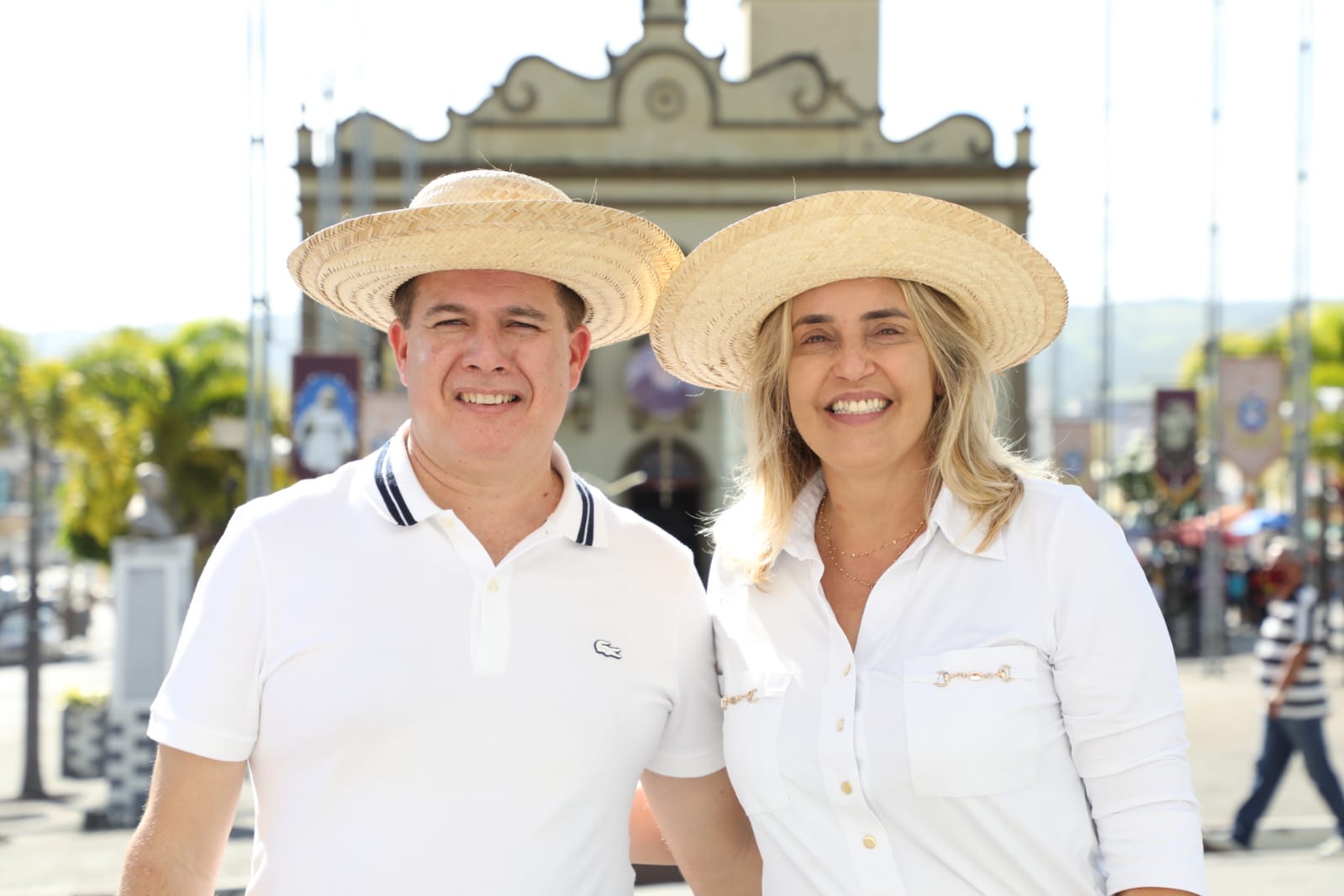 Alessandra prestigia Romaria em São Joaquim do Monte