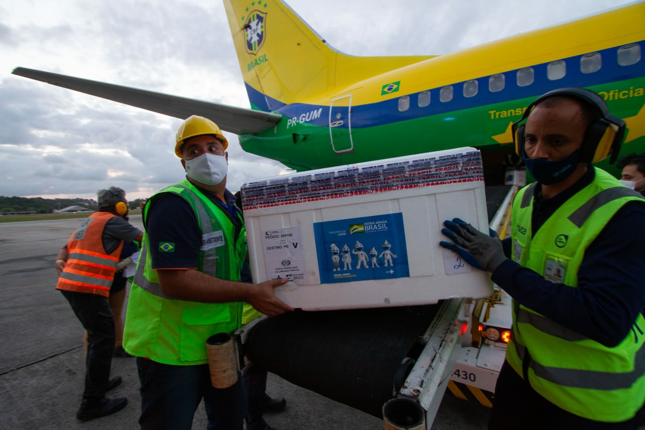 Pernambuco recebe 47.250 novas doses de AstraZeneca