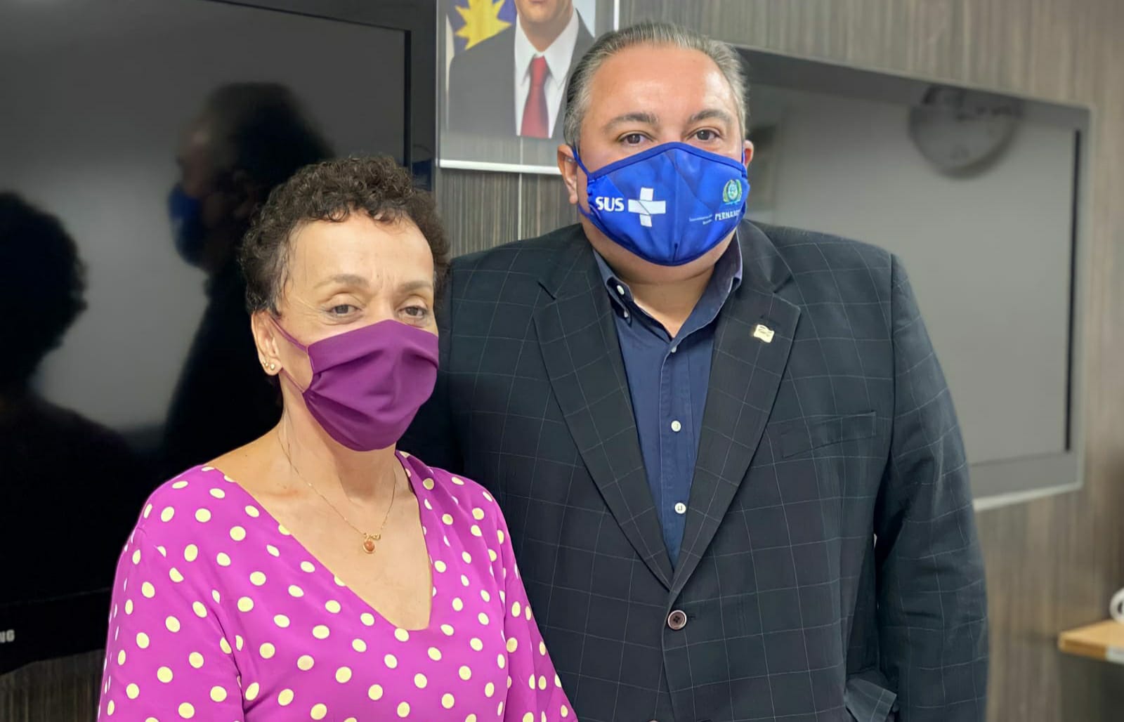 Laura Gomes cobra conclusão do Hospital da Mulher em Caruaru