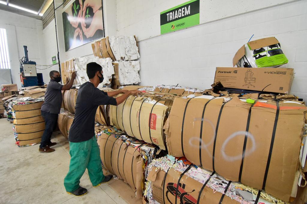 Prefeitura de Caruaru assina termo de cooperação com catadores de recicláveis