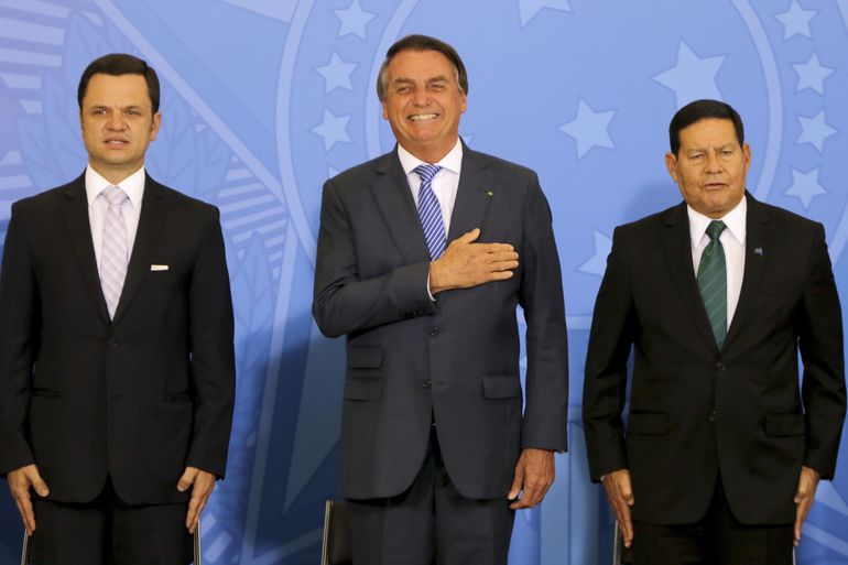 Bolsonaro cria programa habitacional para profissionais de segurança