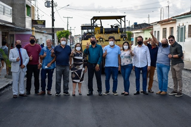 Mendonça articula ações de infraestrutura para Lajedo