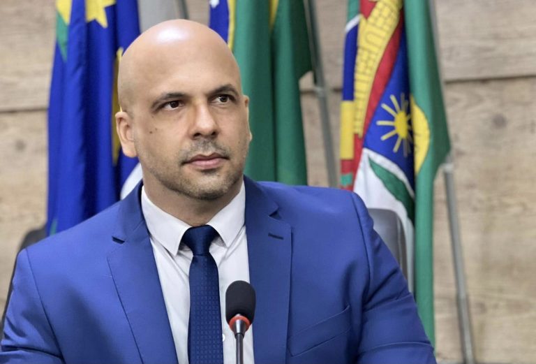 Anderson Correia lança canal para atender população