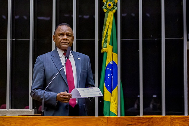 Ossesio aciona Justiça contra decreto de Paulo Câmara