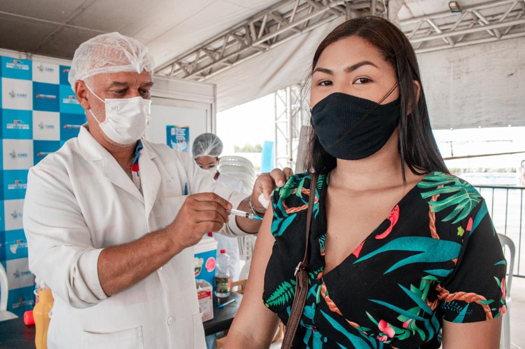 Cabo inicia vacinação para adolescentes a partir de 15 anos