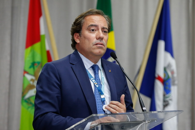 Justiça avança com ação contra presidente da Caixa