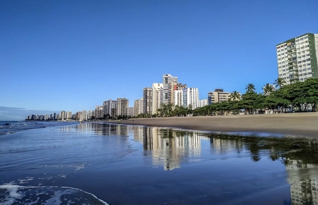 Jaboatão promove mutirão de limpeza nas praias do município