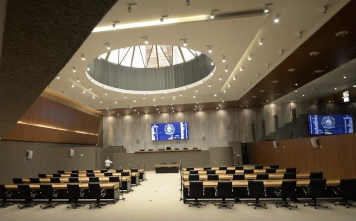 Sessões presenciais na Alepe devem voltar até novembro