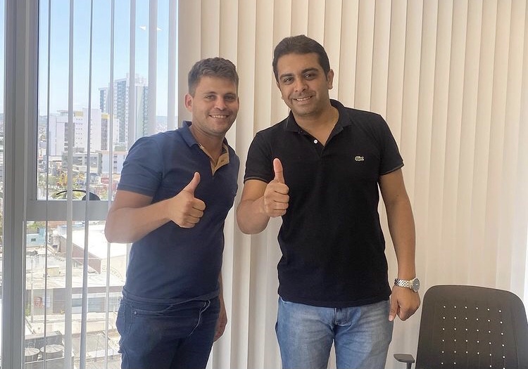 Fernando Rodolfo recebe apoio de vereador de Caruaru