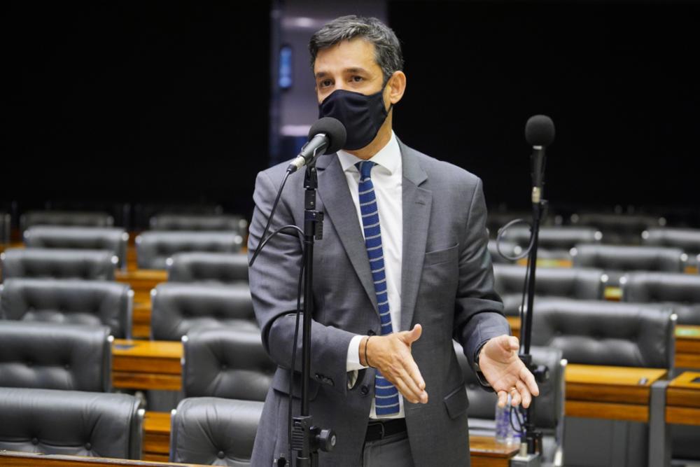 Cenário Político: federação beneficia Daniel Coelho