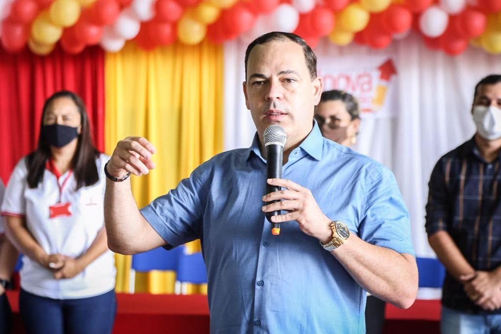 Sivaldo visita escolas que receberão educação integral