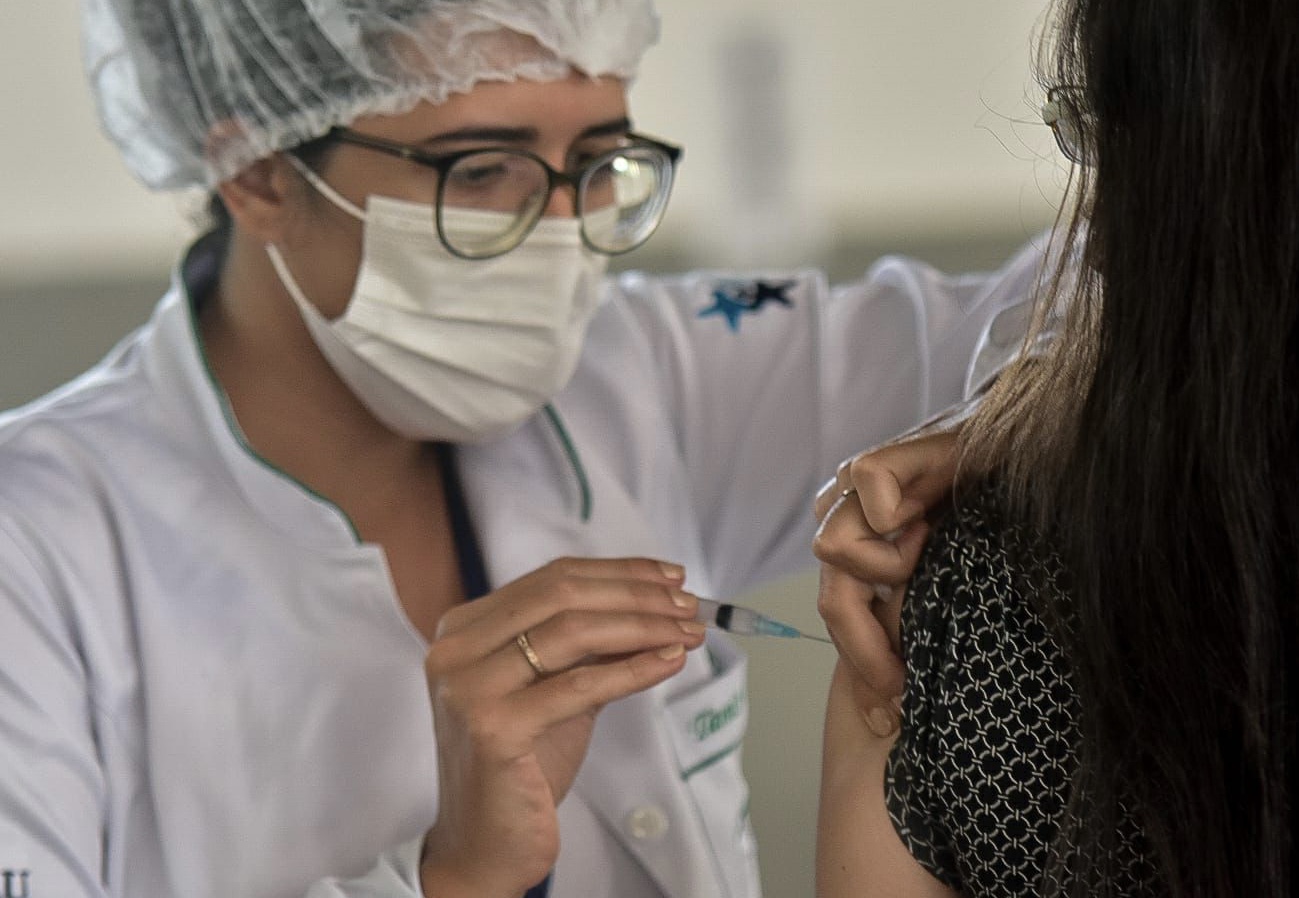 Via Parque se torna ponto de vacinação noturna