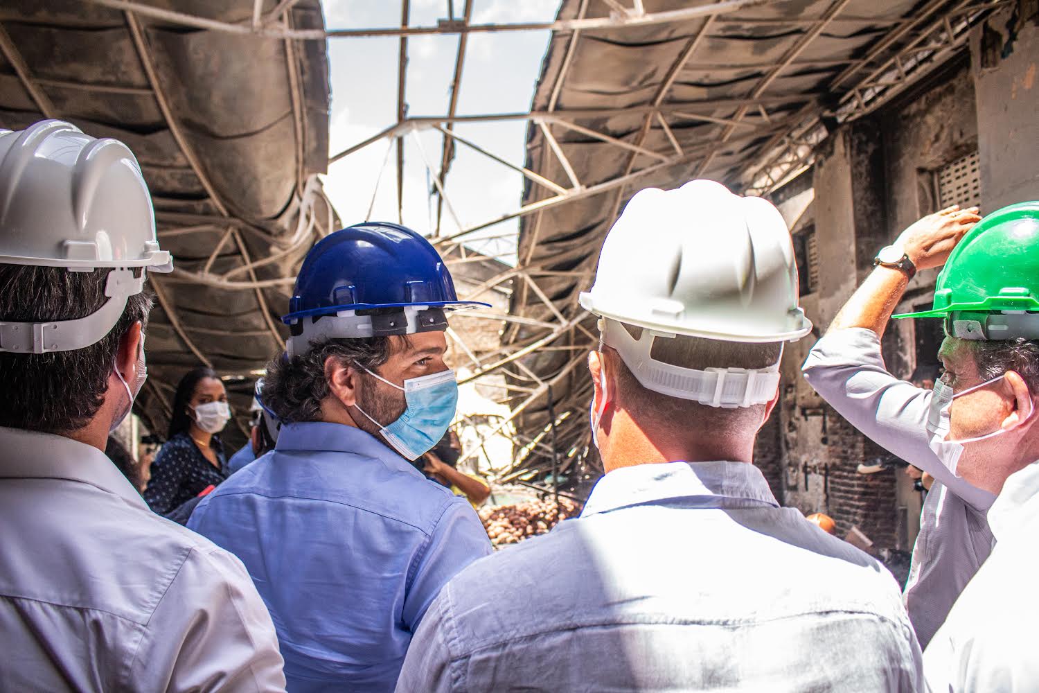 Novaes discute reconstrução do Mercado de Artesanato de Itapissuma