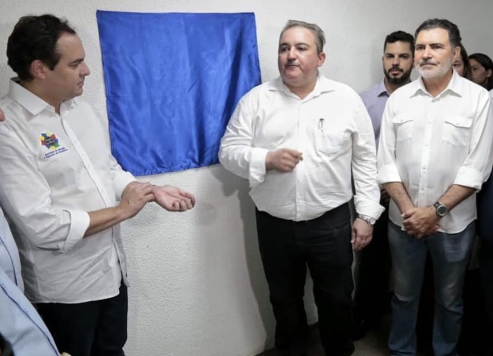 Tony recebe garantia de retomada das obras do Hospital da Mulher