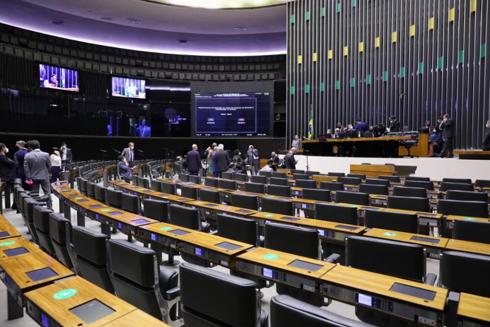 Seis deputados declaram que não se vacinaram contra a Covid-19