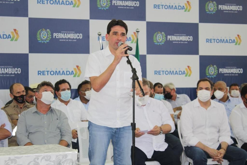 Silvio Costa Filho acompanha Paulo Câmara no Agreste