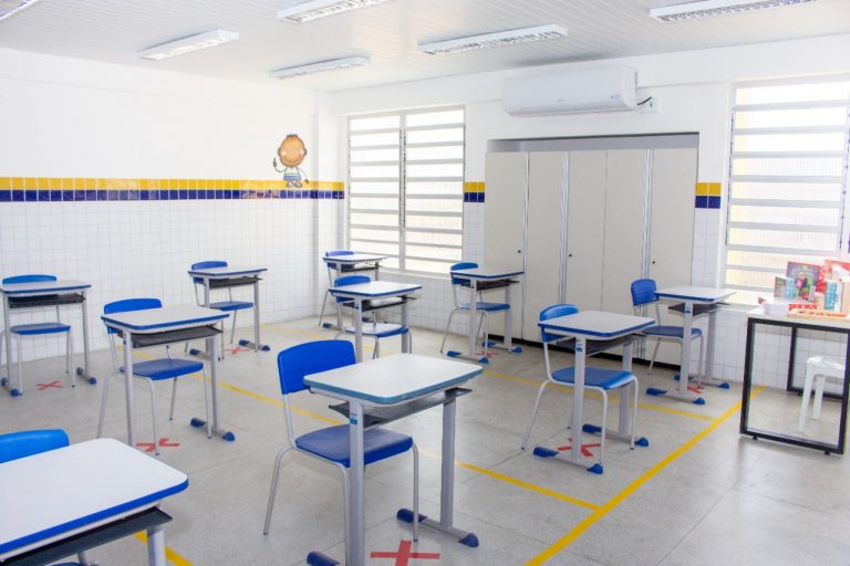 Escolas estaduais vão funcionar com 100% da capacidade