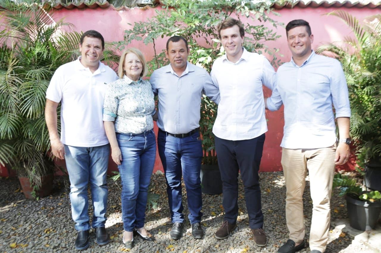 Miguel Coelho recebe apoio de prefeitos da Mata Sul