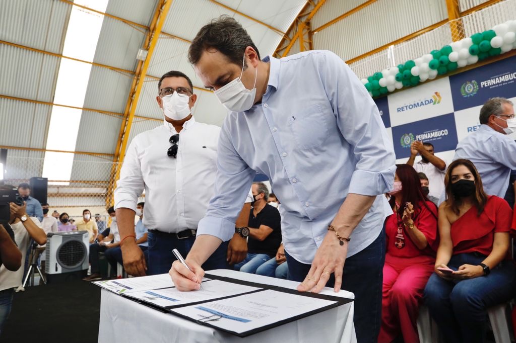 Em Altinho, governador autoriza requalificação da PE-149