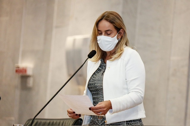 Alessandra celebra liberação de emendas para quatro municípios