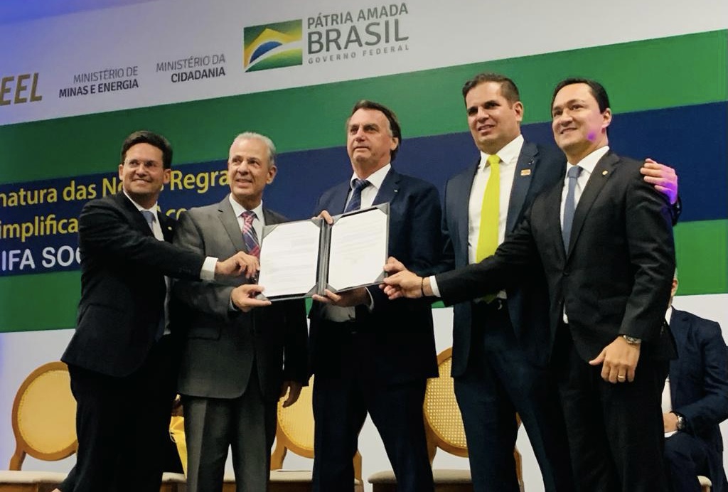 Projeto de André Ferreira beneficiará 23,8 milhões de famílias